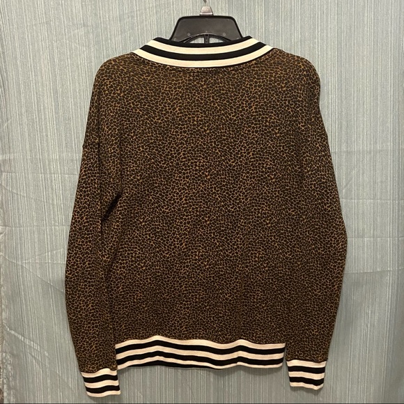 XS Philanthropy Animal Print Top - Picture 2 of 3